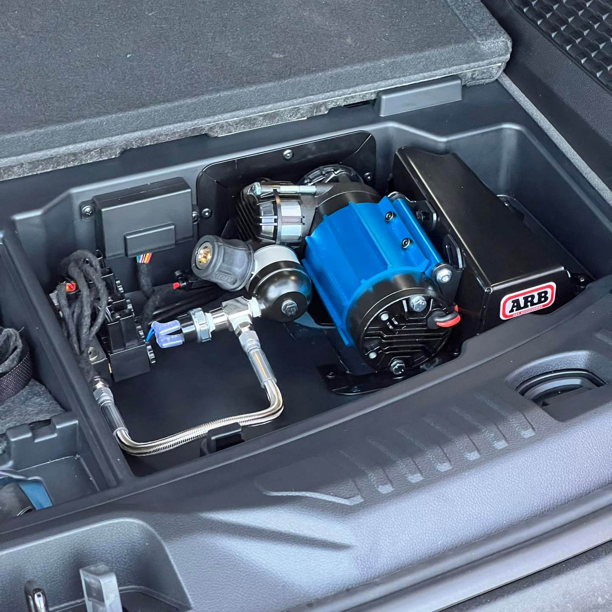 ARB Single Motor Onboard 12V Air Compressor