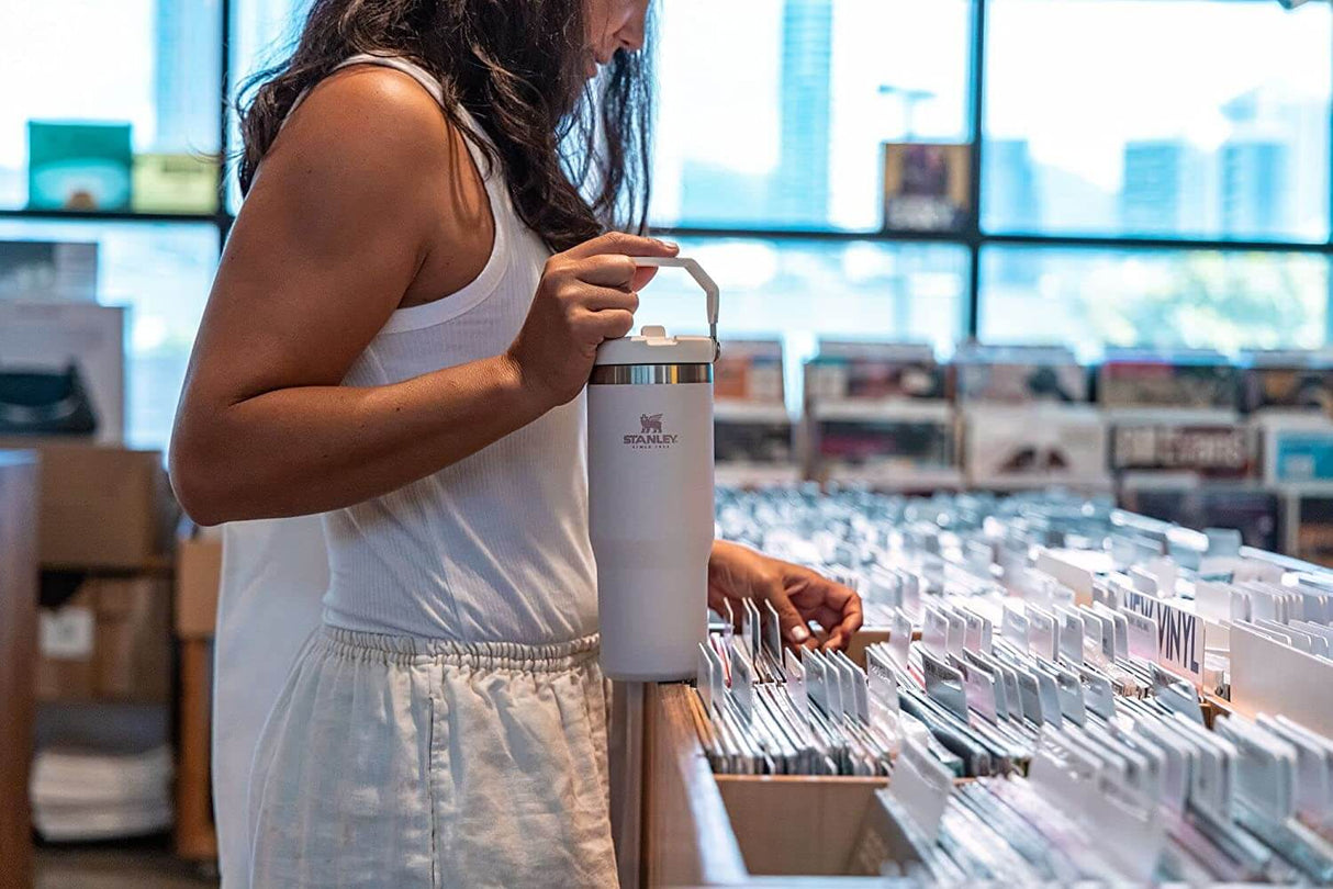 Stanley Classic IceFlow Flip Straw Tumbler - 30 oz / 890 ml