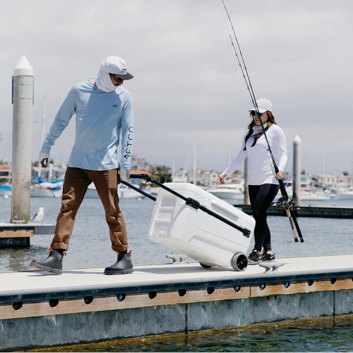 Igloo Sunset Glide 110 Qt / 104 L Wheeled Cooler