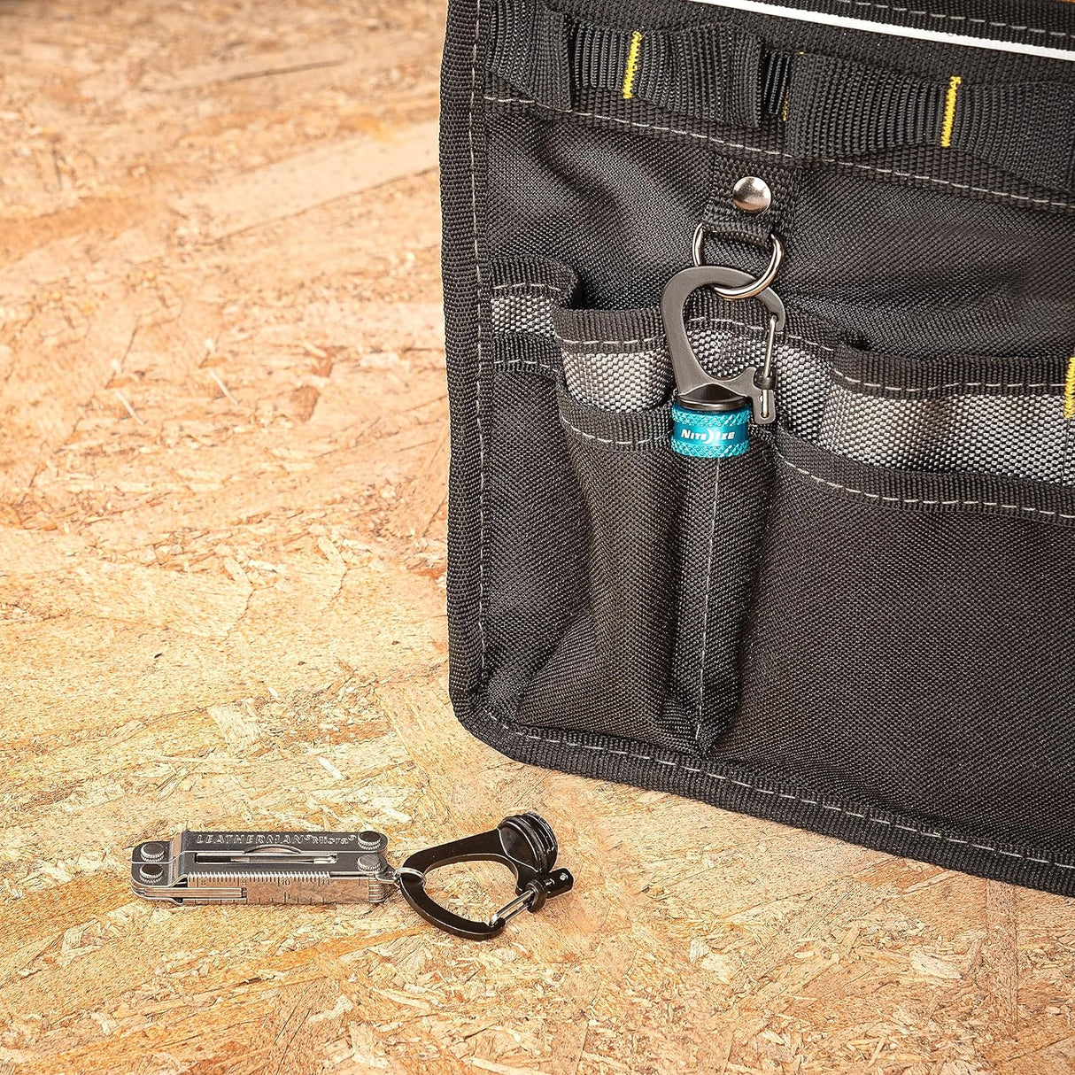 Nite Ize SlideLock 360° Magnetic Locking Dual Carabiner