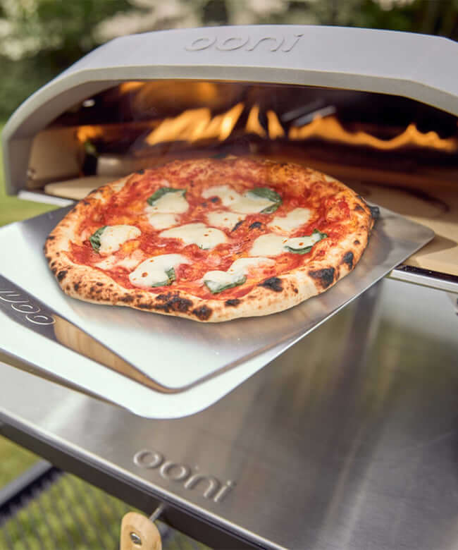 Ooni Koda 16 - Gas Powered Outdoor Pizza Oven
