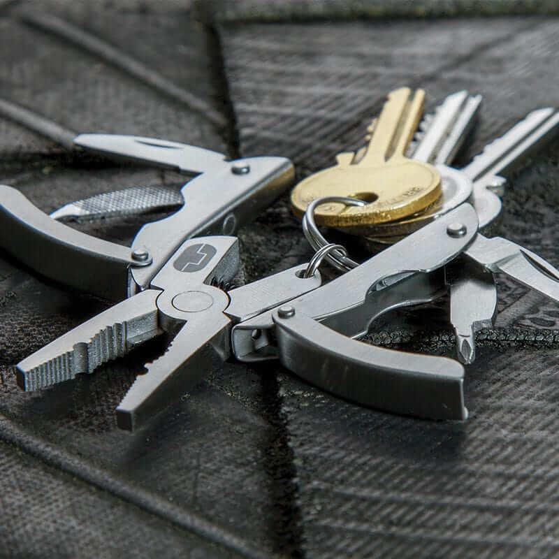 True Utility Scarab 7-in-1 Compact Multi Tool Gear