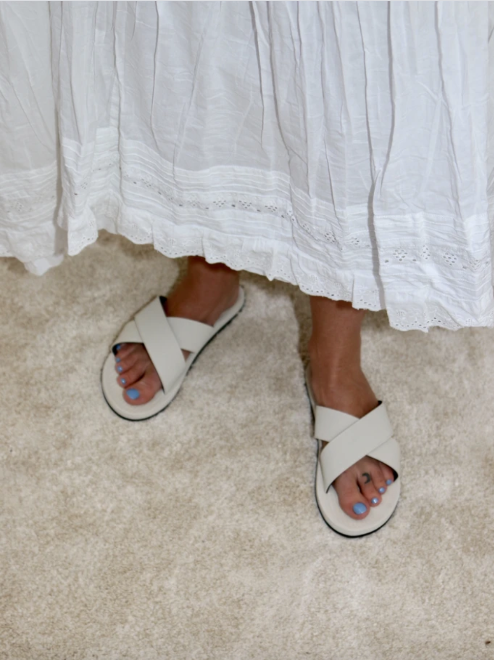 Essentials Cross - Women