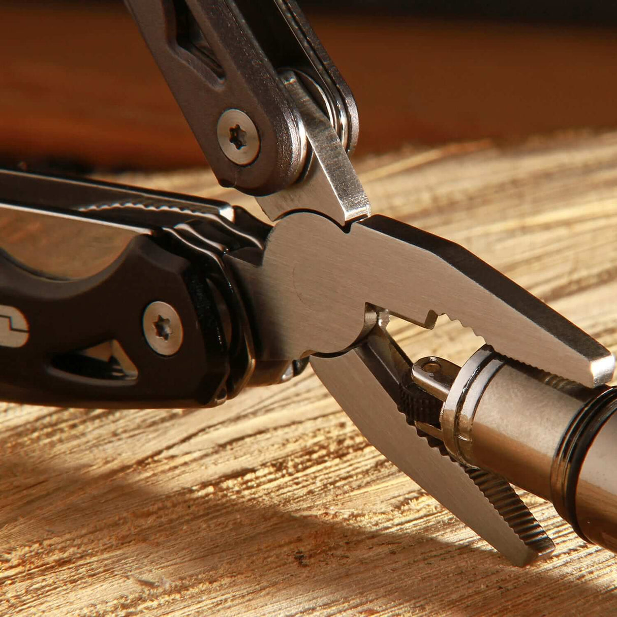 True Utility Seven Multitool 9 in 1 Pocket Tool