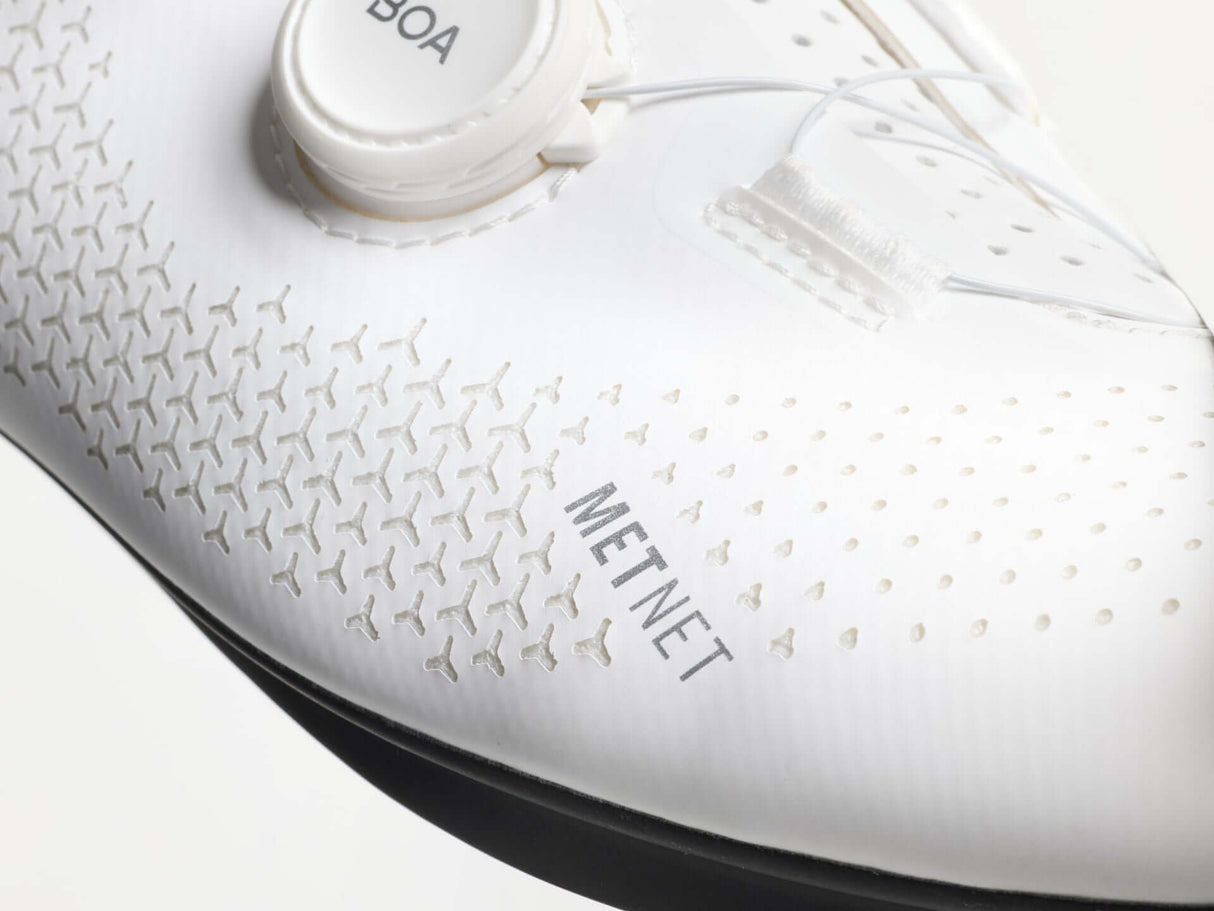 Close-up of Trek Velocis Road Cycling Shoe 2026 with METNET relief zones and BOA® L6 Dial for precision fit, white color.