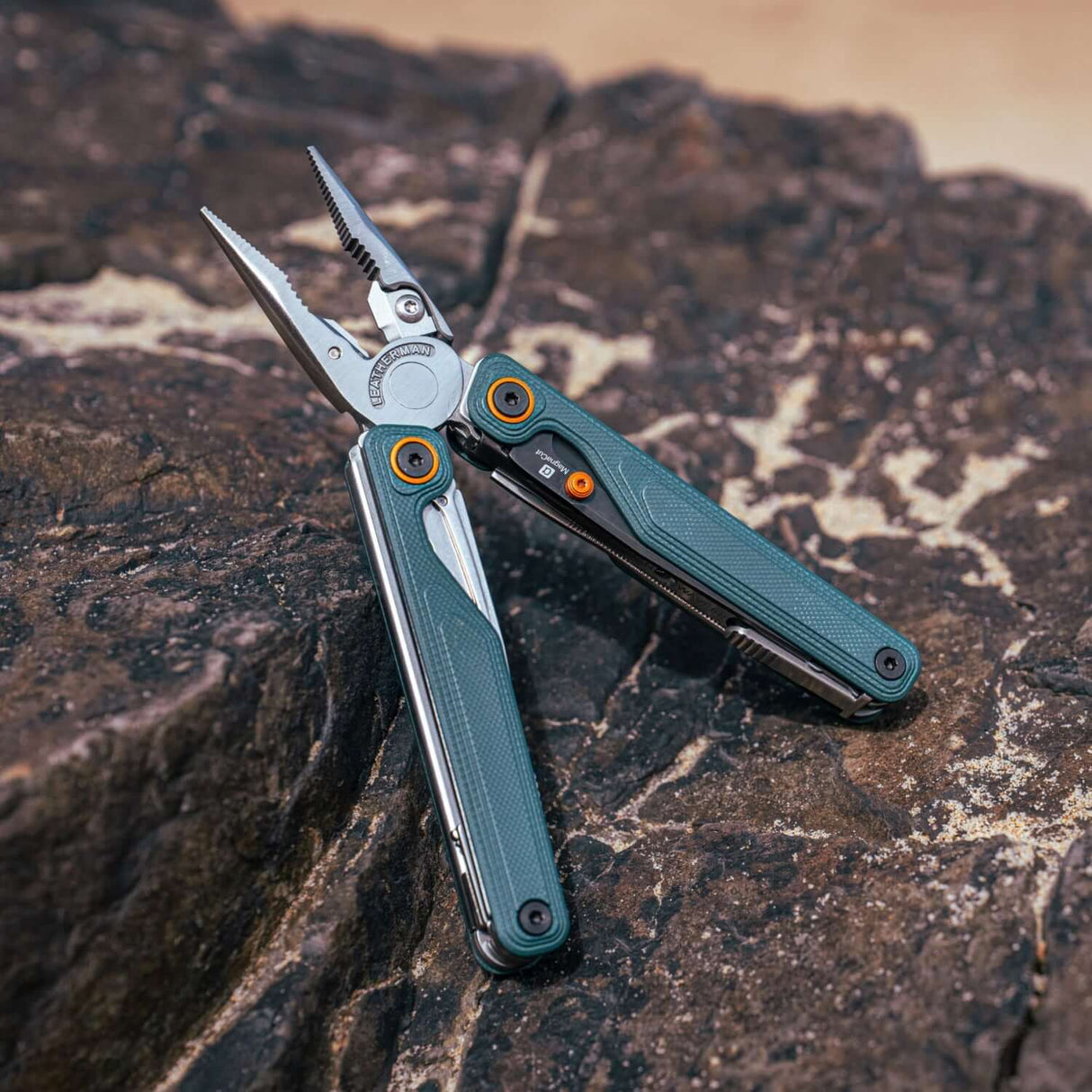Leatherman Wave Alpha MagnaCut G10 Multi-Tool
