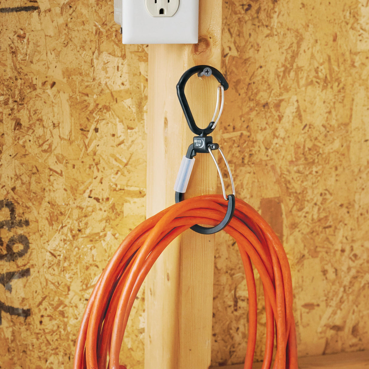 FlipOut Dual Carabiner