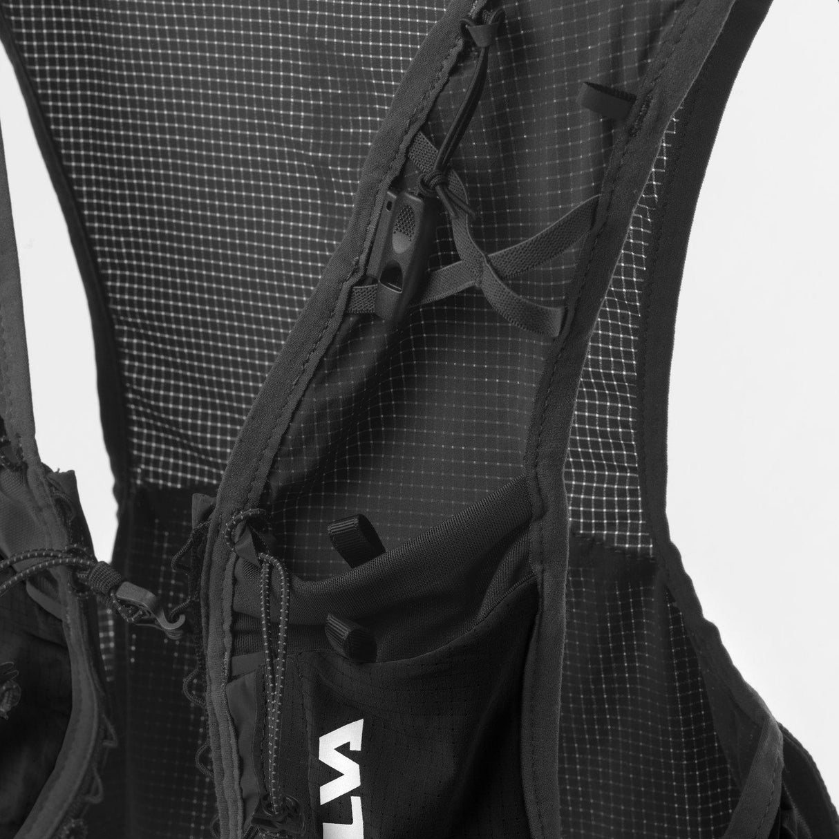 Strive Fly Vest - Black