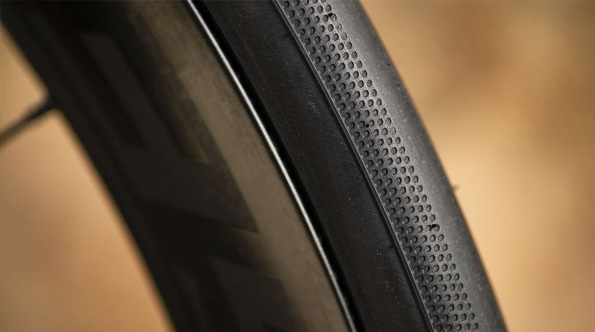 R3 Hard-Case Lite TLR Road Tyre